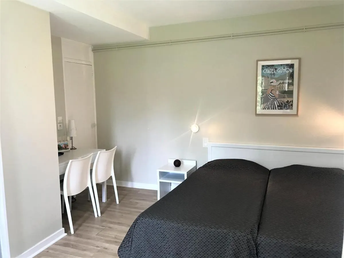 Le Clos Fleuri - Maison Vigier Maringues 0*,  France